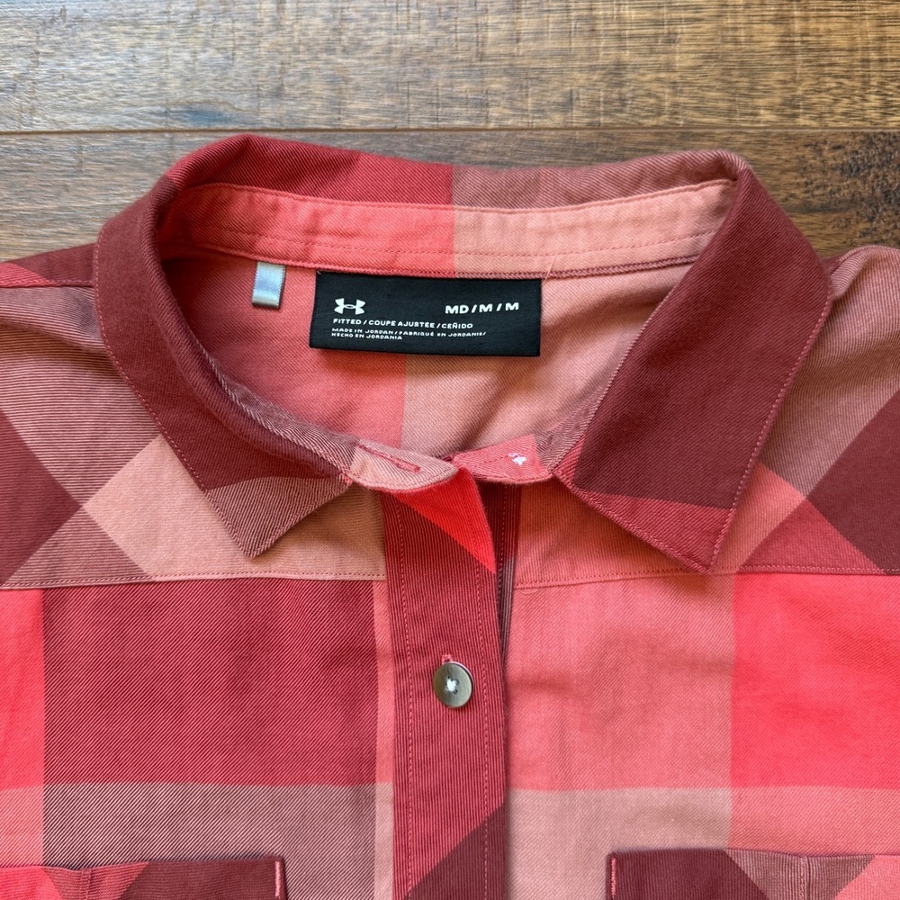 Under Armour UA Women's Tradesman Fitted Button Down Red Plaid Shirt Size Medium - Picture 8 of 14